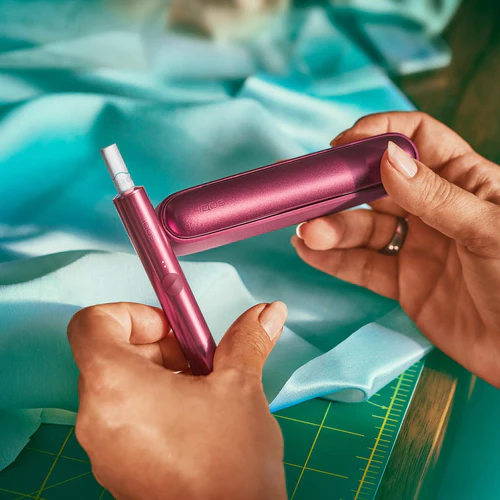 IQOS ILUMA Starter Kit | Free (2 Pack) of TEREA Sticks - Image 2